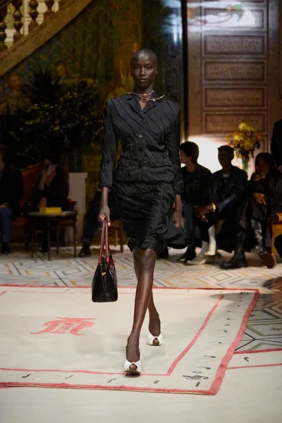 Look 37
